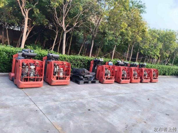 二手转让林德叉车(LINDE)3吨站驾式电动牵引车 P30
