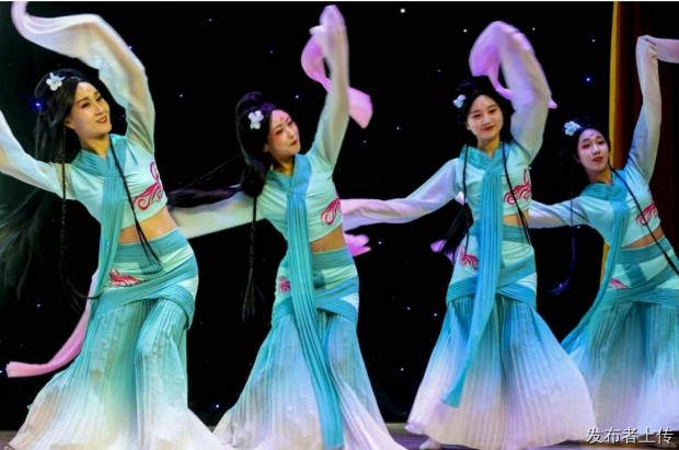 �����ݳ���������ż���ߵ�