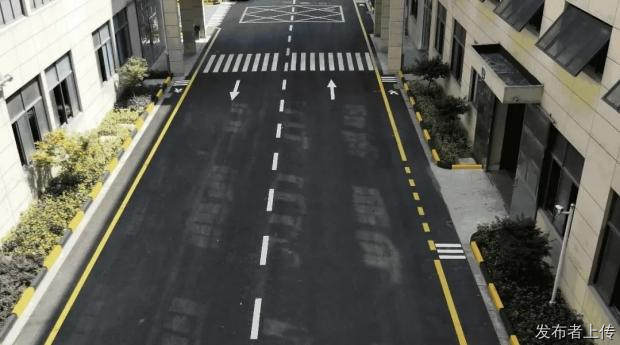 南京江宁区目赏厂区道路和停车位划线