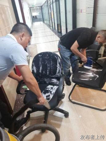深圳各区椅子清洗上门服务 办公室餐椅影院椅均可处理