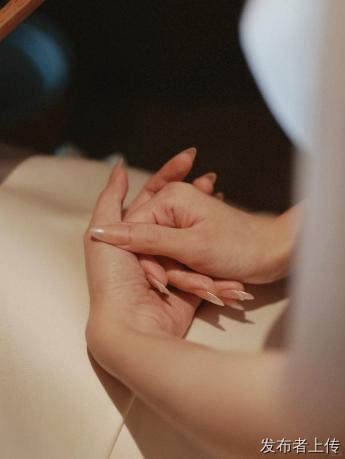 宴会厅婚礼碰上下雨天，宾客怎么进场？雨天动线与存伞实操